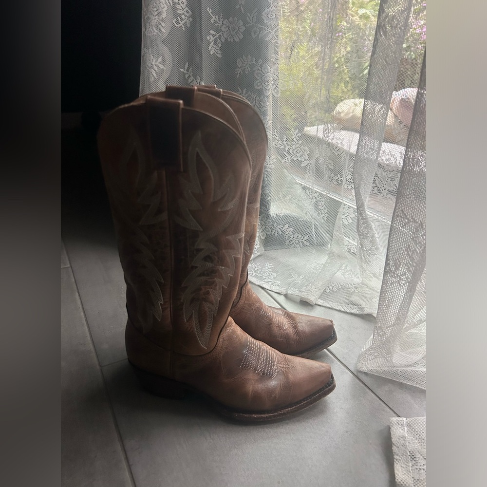 Idyllwind boots size 7